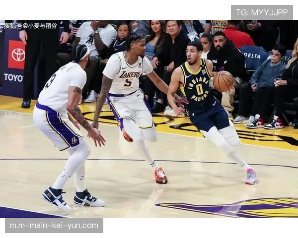 湖人外线防守漏洞与内线补位脱节 混防体系整合失效