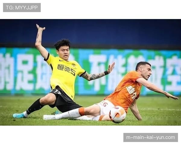 武汉三镇中场抢断数据联赛倒数 前卫线保护严重缺位